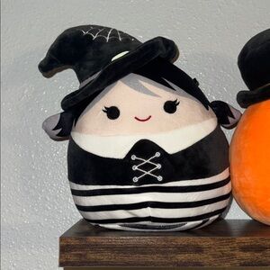 Lira the Witch 8” Squishmallow